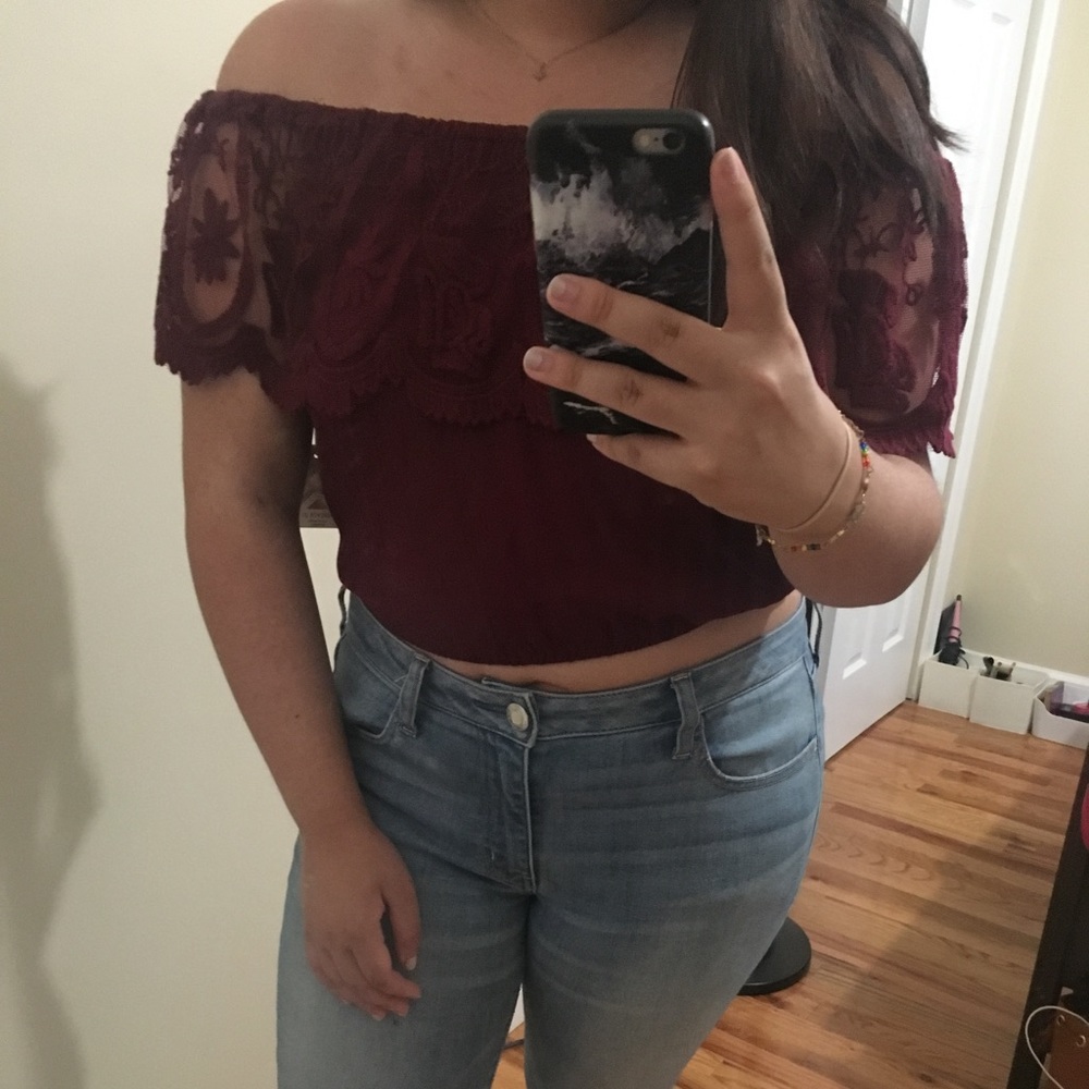 LACE OFF THE SHOULDER TOP